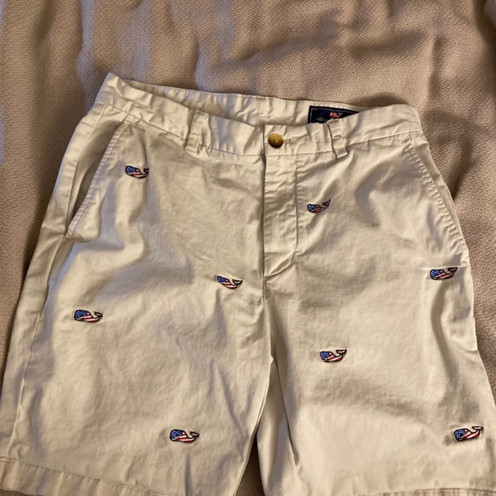 Men’s Vineyard Vines Shorts - Picture 4 of 5